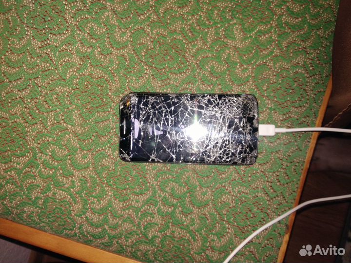 Продам телефон