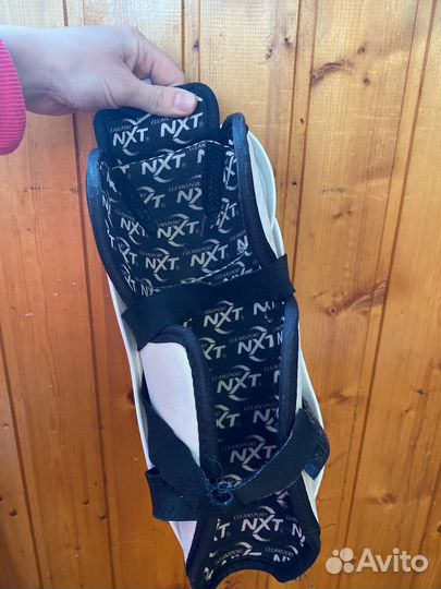 Щитки хоккейные детские 10