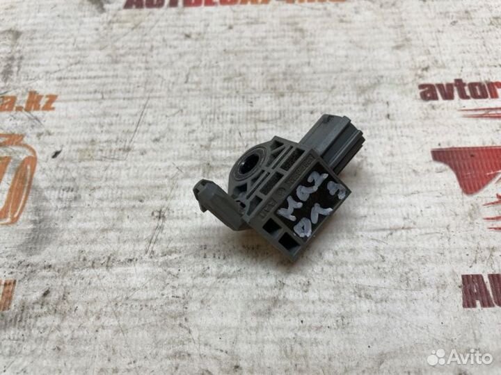 Датчик удара airbag Mazda 3 BM седан PY 2018