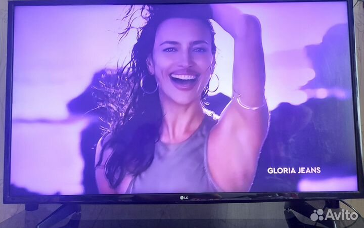 Телевизор LG 43LH570V