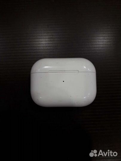 Зарядный кейс для наушников