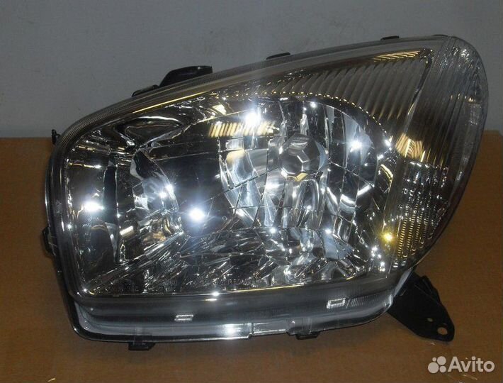 Фара левая передняя левая Toyota Rav4 ACA20