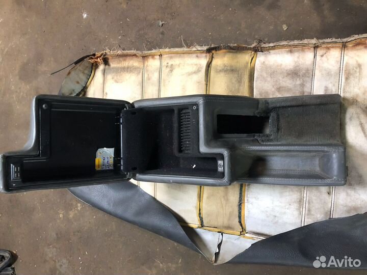 Подлокотник на renault safrane 1