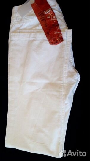 Джинсы белые. 100 % - хлопок