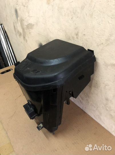 Корпус блока предохранителей Ситроен С4