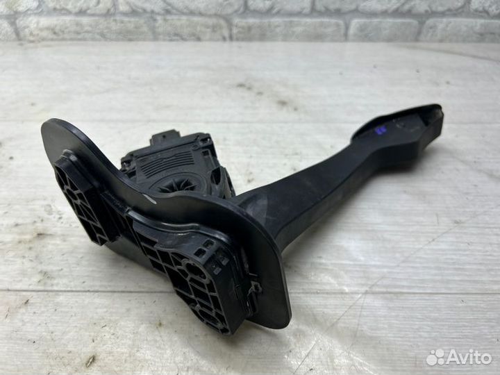 Педаль газа Ford Transit 8