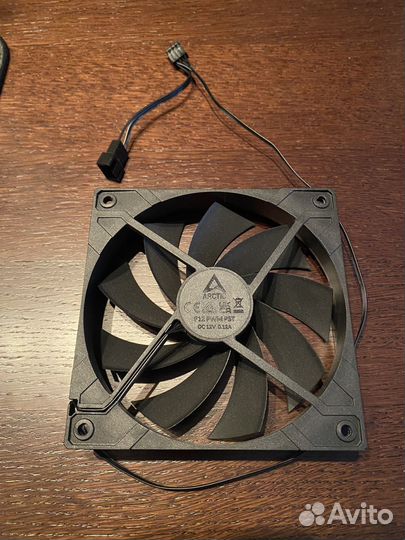 Вентилятор для корпуса Arctic F12 PWM PST