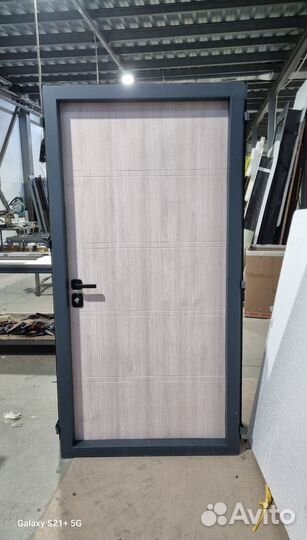 Входная дверь с терморазрывом и без
