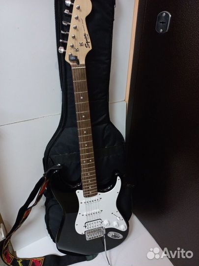 Электрогитара Fender Squier Bullet Strat