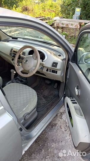 Nissan March, 2004
