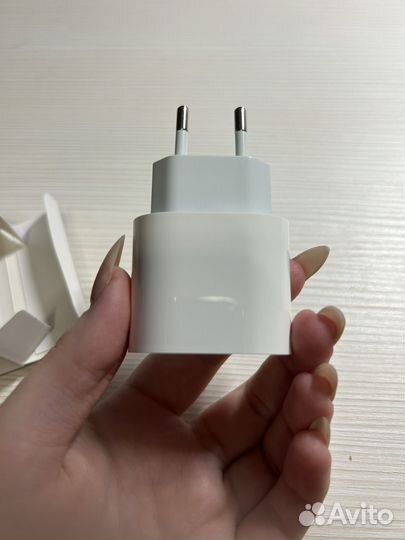 Зарядное устройство apple 20W USB-C Power Adapter