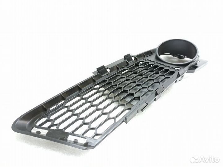 Решетка в бампер передняя правая Bmw 3-Series E90