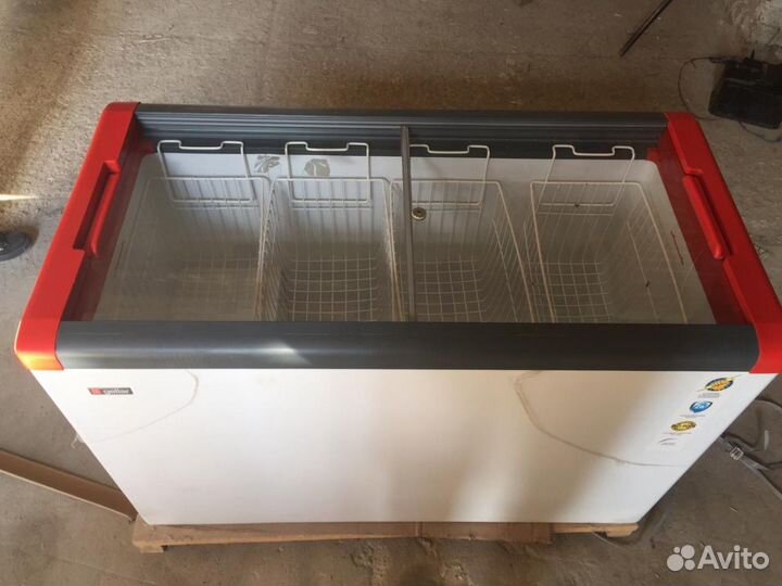 Ларь морозильный FG400С красный