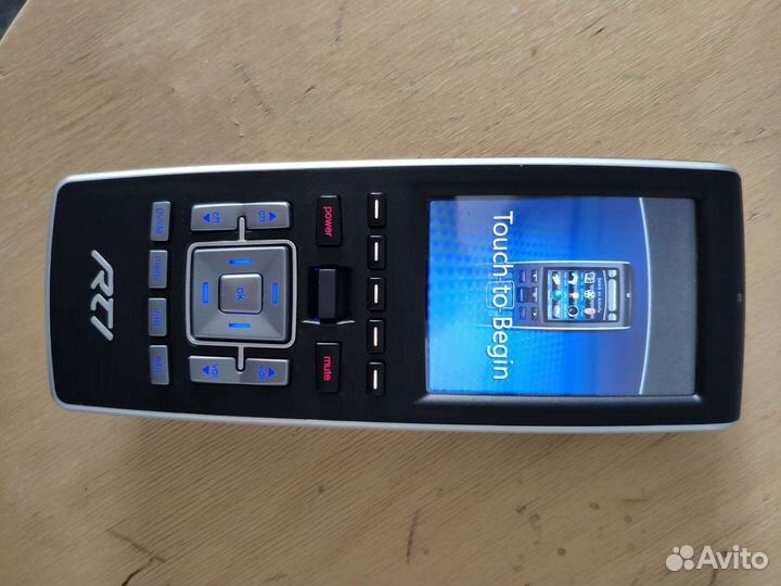 Универсальный пульт дистанционного управления RTI