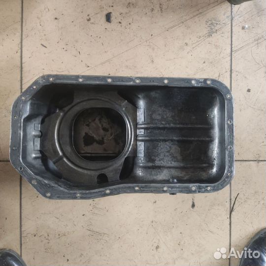 Поддон/ Картер двигателя hyundai / Mitsubishi