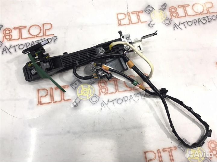 Внешняя ручка задней левой двери Lexus GS300/350