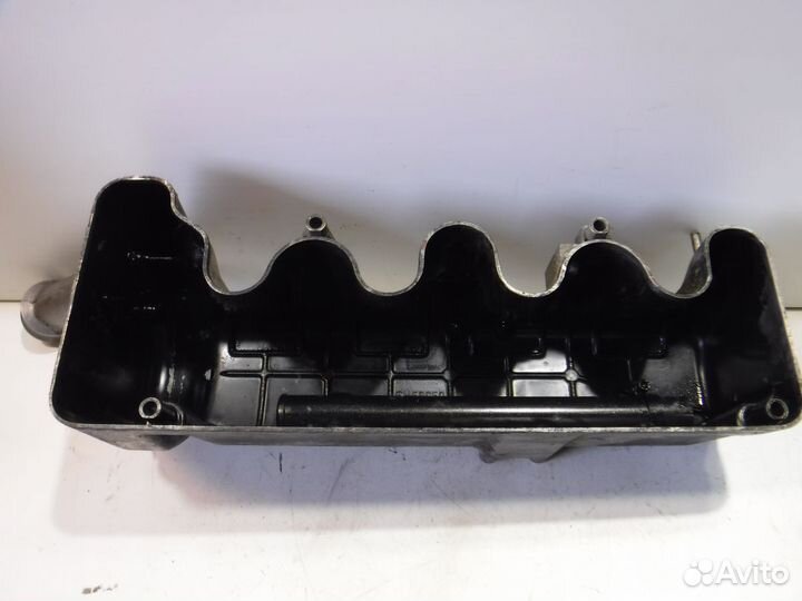 Крышка головки блока (клапанная) Mercedes-Benz T1