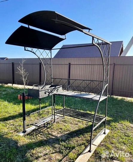 Мангал с крышей