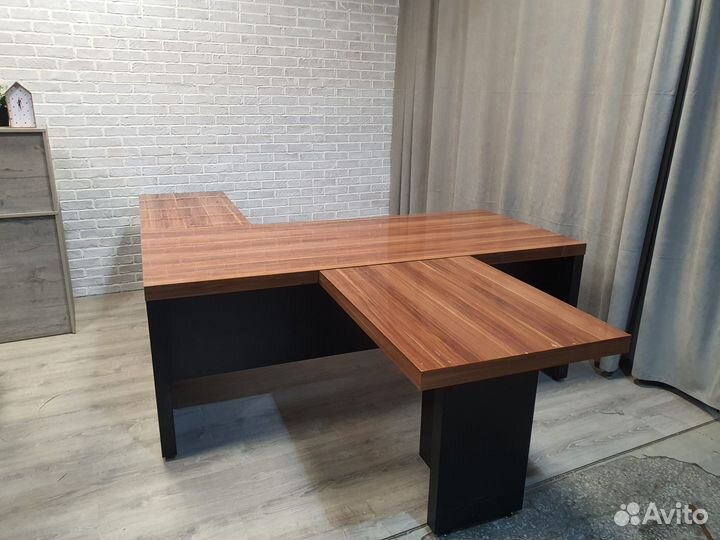 Стол руководителя