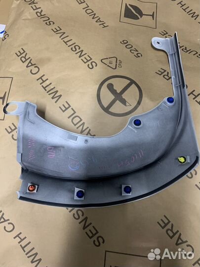 Накладка Toyota 7680442010A1