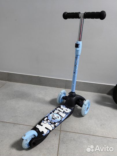 Самокат детский со светящимися колесами