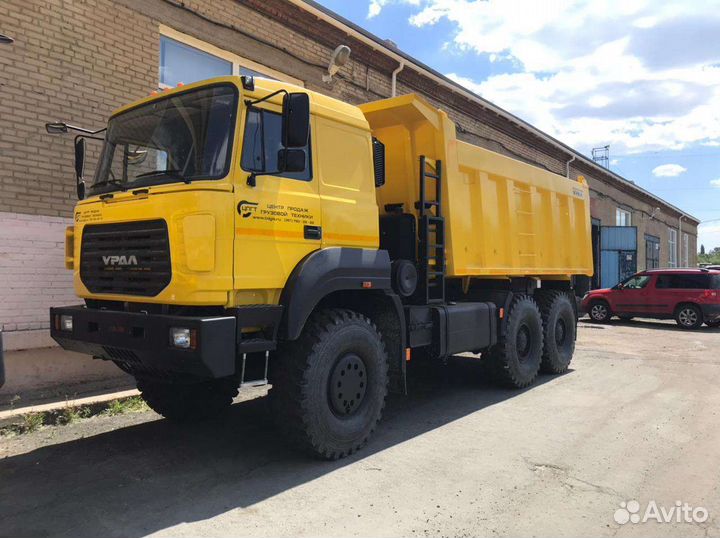 Водитель самосвала категории 