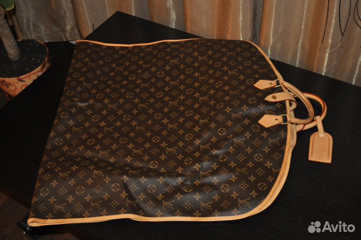 Дорожный портплед от Louis Vuitton. оригинал