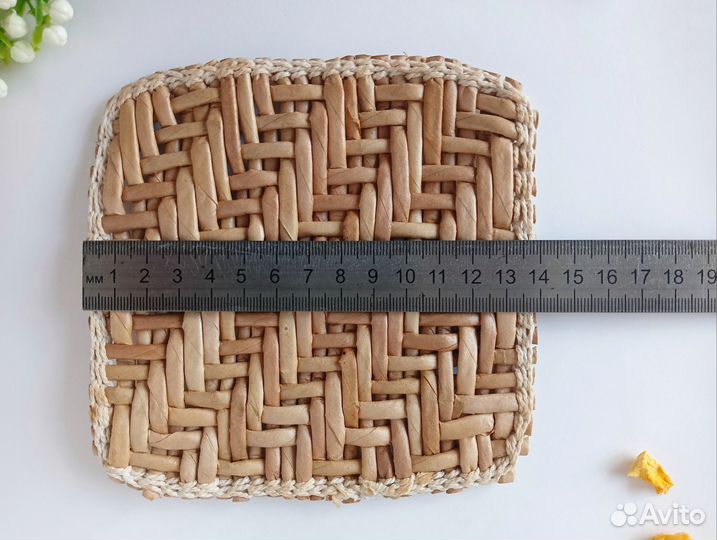Подставка под чашку плетеная