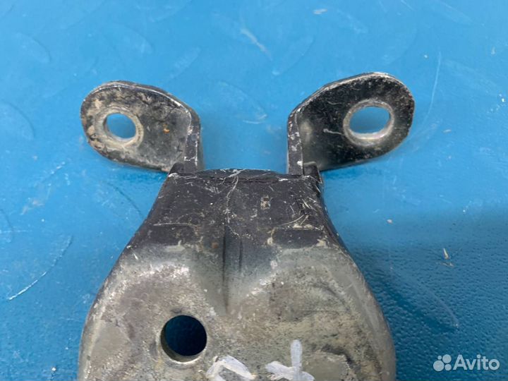 Б/У петля двери передний правый Hyundai Accent LC