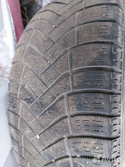Pirelli Winter Ice Control 215/55 R17 98H
