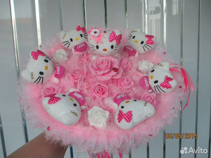 Букеты из мягких игрушек и конфет