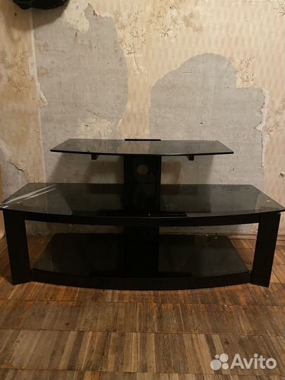 Стеклянная тумба под тв
