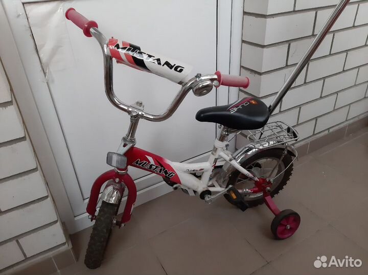 Велосипед четырехколесный с ручкой