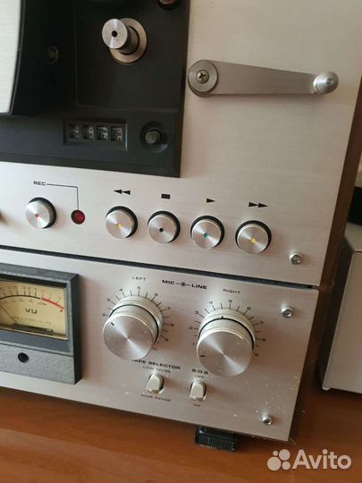 Катушечный магнитофон akai GX-650D