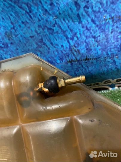 Бачок расширительный Mercedes-Benz Ml W163