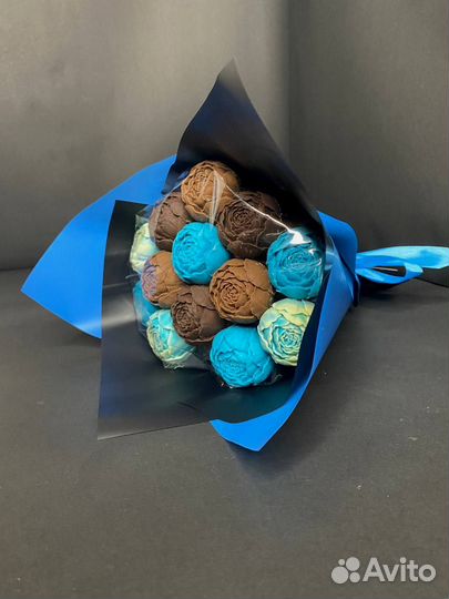 Букет - 13 Пионов из Белого и Молочного Шоколада