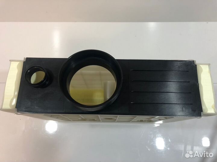 Фильтр воздушный Audi Q7 (4MB) 2.0