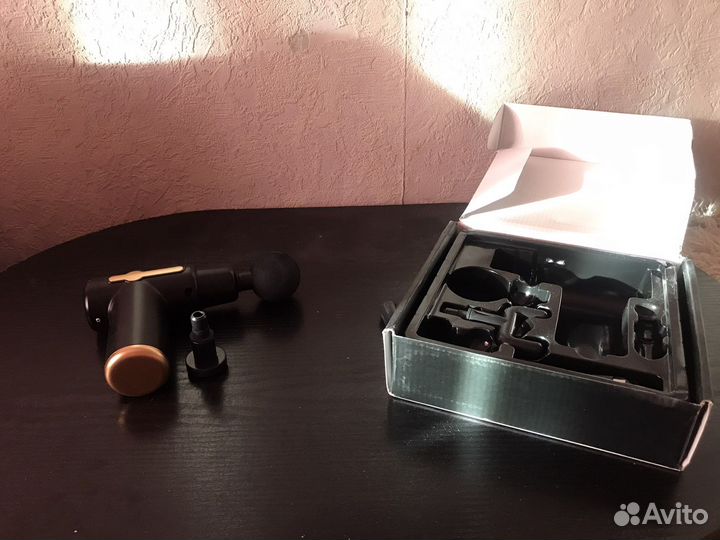 Массажный перкуссионный пистолет