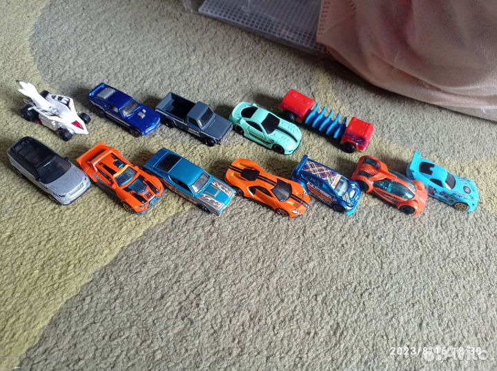 Hot wheels машинки