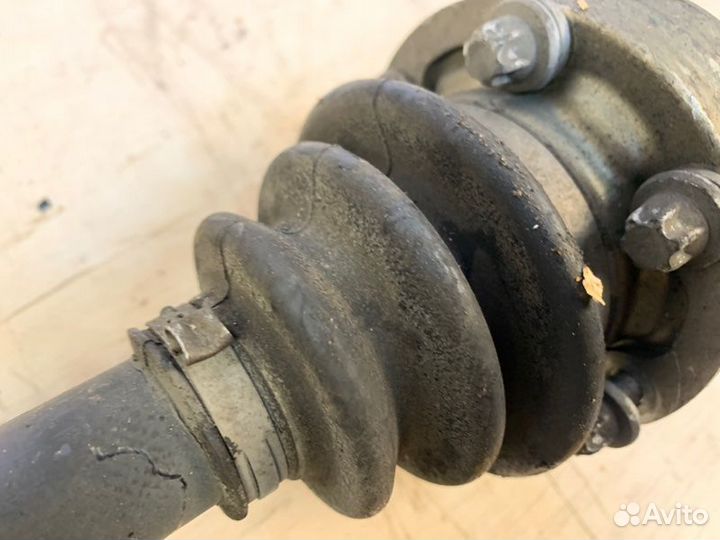 Привод левый Bmw 1-Series E87 N45B16 2007