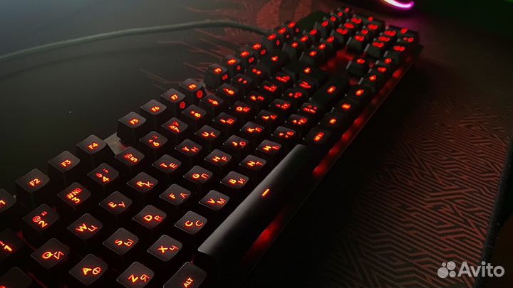 Игровая клавиатура logitech