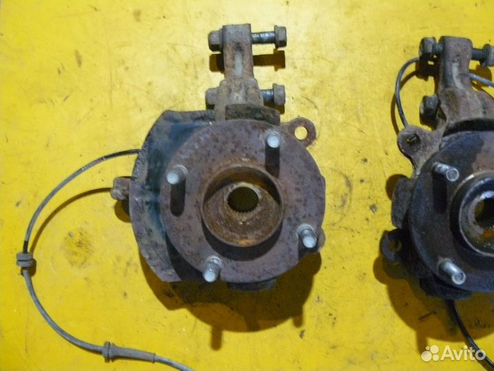 Кулак передний для Nissan Tiida C11 2010г