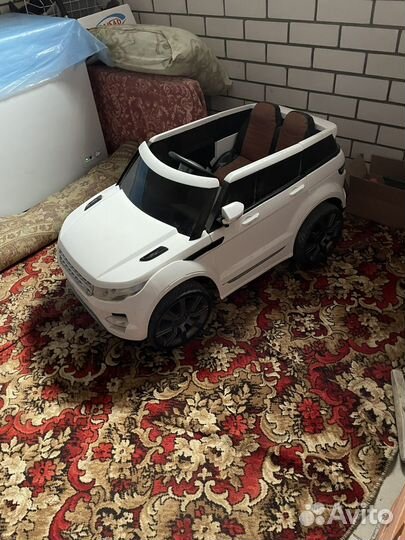 Детская машина на аккумуляторе с пультом