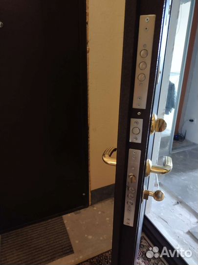Дверь входная металлическая