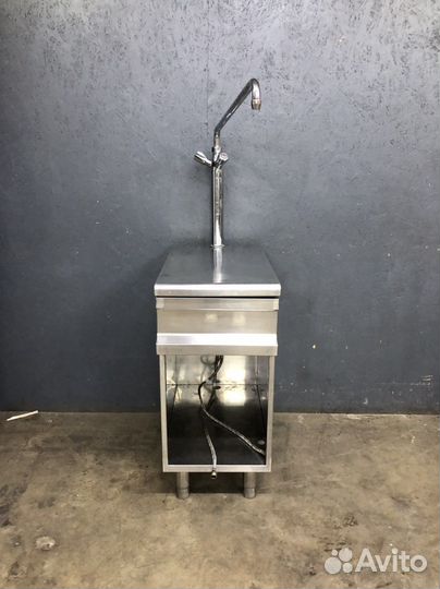 Смеситель с нейтральным столом 40х70