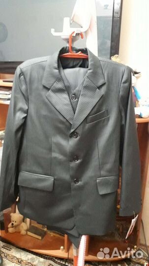 Костюм тройка для мальчика новый рост 146