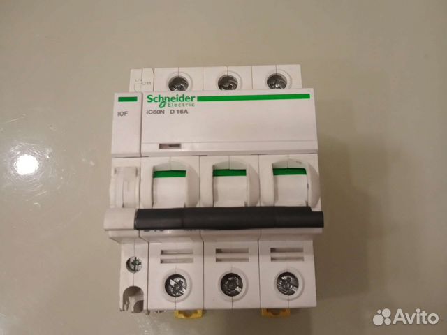 Автоматический выкл. iC60N D 16A 3P+iOF контакт