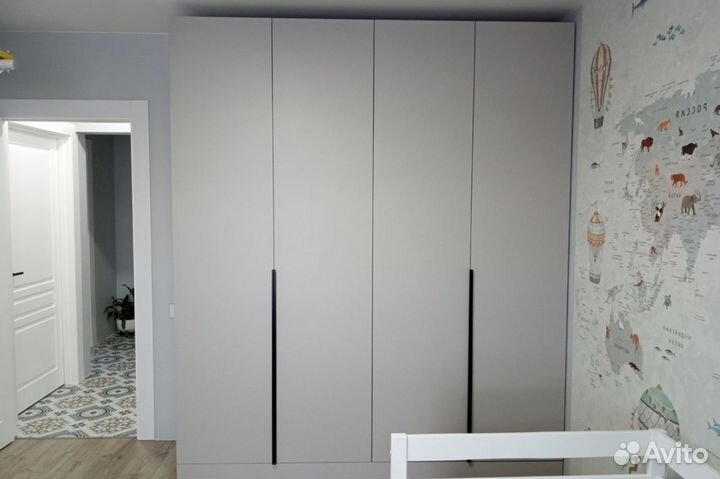 Шкаф распашной