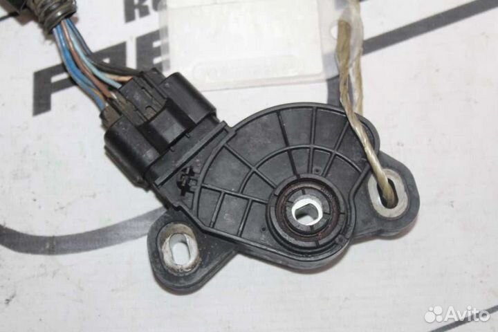 Селектор АКПП honda F18B F20B F23A H23A 28900PCJ01