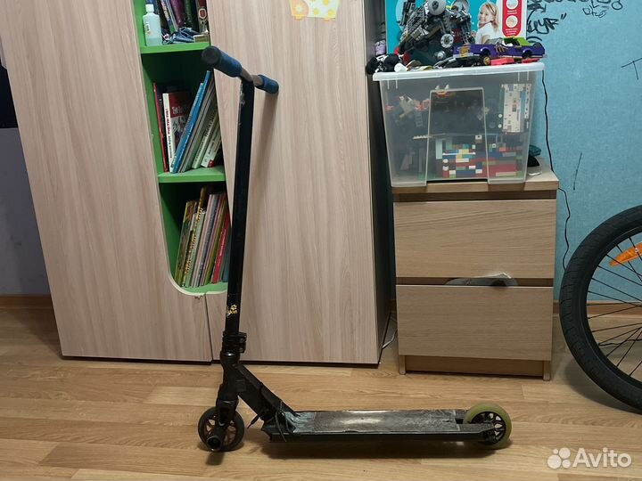 Трюковой самокат tech team aker